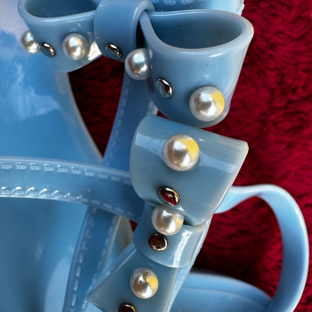 Stuart Weitzman Light Blue Periwinkle Sandals with Pearl Accents Size 7 - Picture 5 of 7